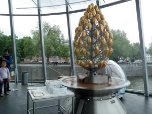 The Chocolate Fondue Fountain in the Köln Chocolate Musem